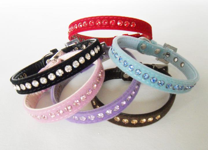 Dog collar with crystal 